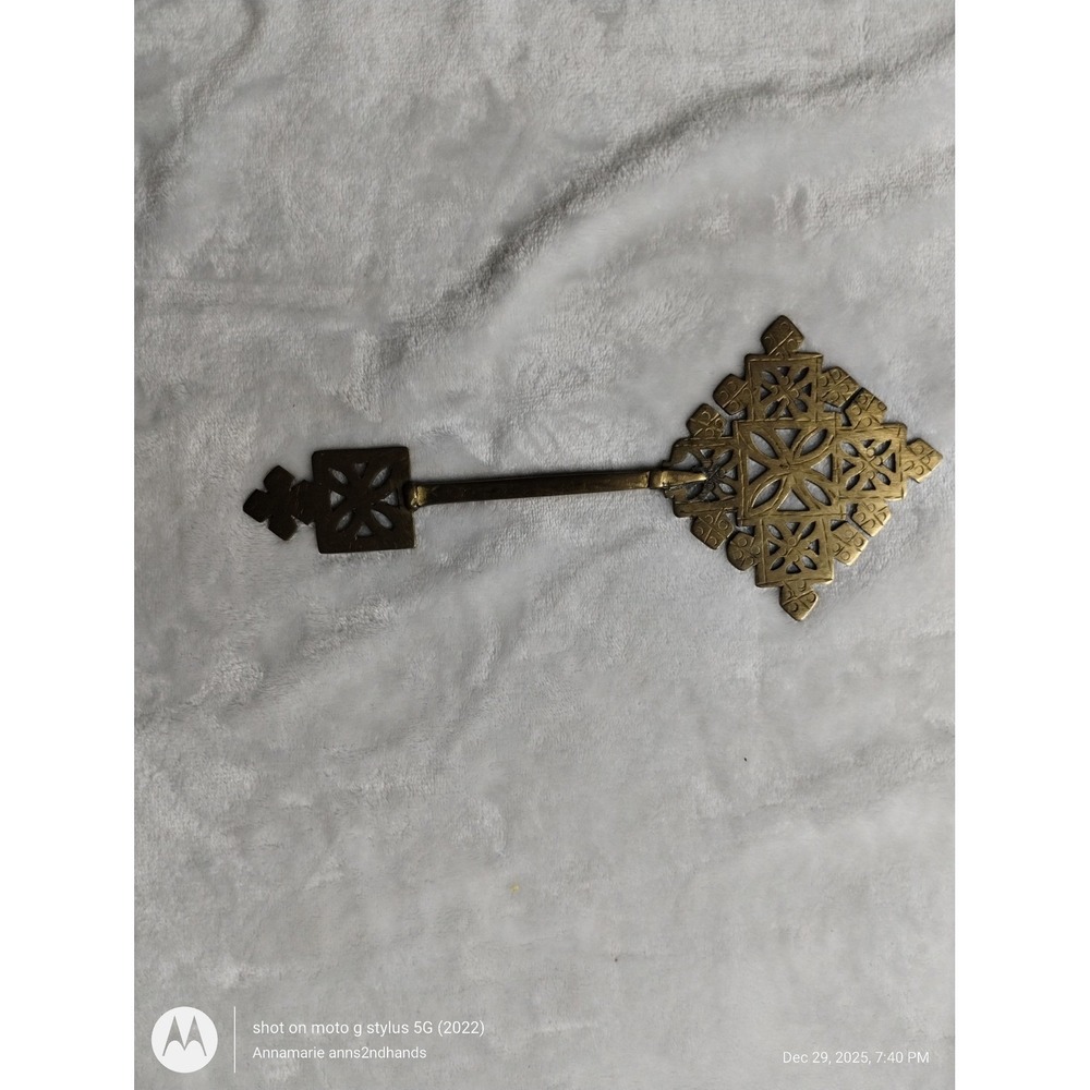 Vintage Brass Ornate Skeleton Key Wall Decor Gothic Medieval Style - Picture 5 of 10